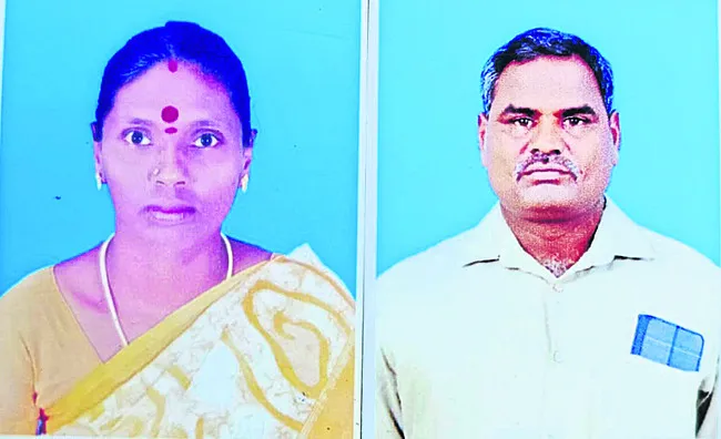 బైక్‌ను ఢీకొన్న జేసీబీ 