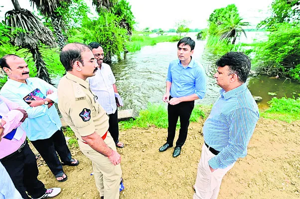 మొరవ కాలువ పటిష్టతకు చర్యలు 
