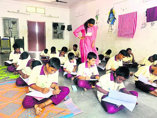 మత్తుకు దూరంగా ఉండాలి