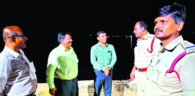 పెన్నాకు నీరు విడుదల