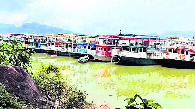 పాపికొండల బోటు ప్రయాణం రద్దు
