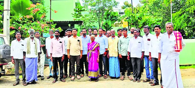 వేధింపుల బారి నుంచి కాపాడండి