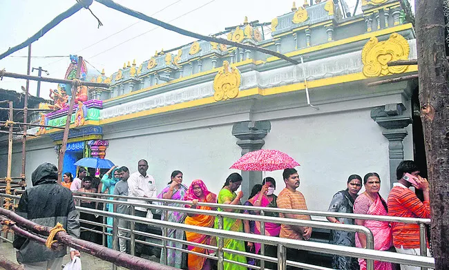 భక్త వల్లభా.. నీ దర్శనం దుర్లభం