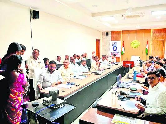 ప్రజావాణి దరఖాస్తులు త్వరగా పరిష్కరించాలి