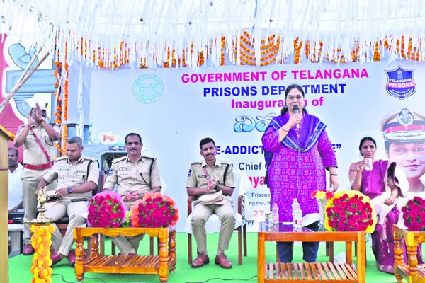 ఖైదీలు సత్ప్రవర్తన కలిగి ఉండాలి