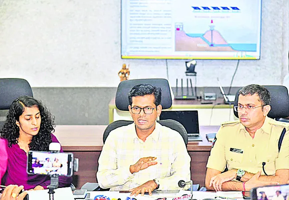 12 మండలాలపై తుఫాన్ ప్రభావం