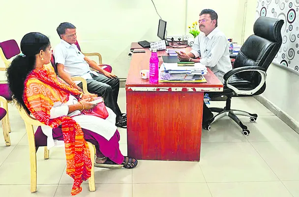 ప్రభుత్వ ఆదేశాలు బేఖాతర్