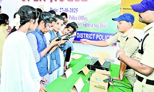 ఆకట్టుకున్న ఓపెన్ హౌస్