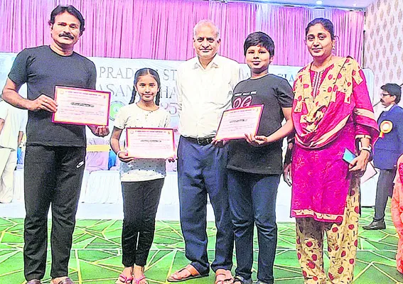 ‘జియో’ రామకృష్ణకు స్వర్ణం