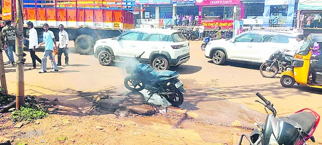 300 క్వింటాళ్ల రేషన్ బియ్యం పట్టివేత