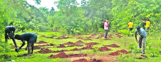 ఉపాధి కూలీలకు అందని డబ్బులు