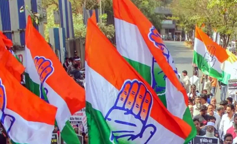 ముఖ్యమంత్రి కుర్చీ కోసం కాంగ్రెస్లో ఆగమాగం