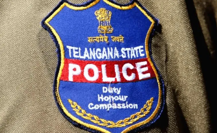 తెలంగాణ డీజీపీ ఎదుట బండి ప్రకాశ్ సరెండర్