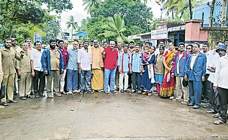 ఆర్టీసీ కండక్టర్పై దాడి