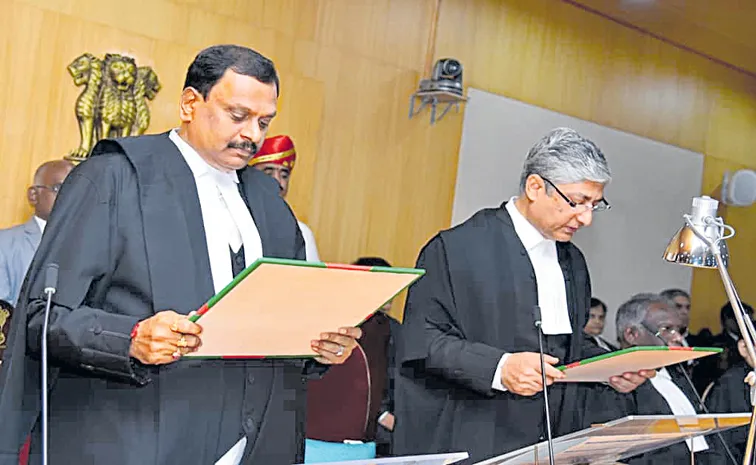 హైకోర్టు న్యాయమూర్తిగా జస్టిస్ మానవేంద్రనాథ్రాయ్ ప్రమాణం