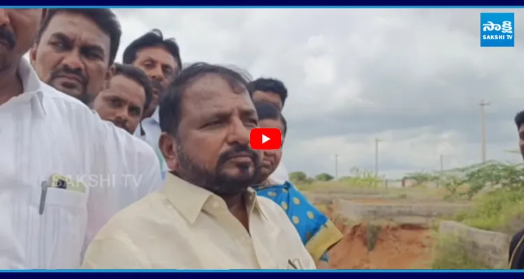విలేకరికి బెదిరింపులు.. SIకి లైవ్ లో వార్నింగ్ ఇచ్చిన శైలజానాథ్