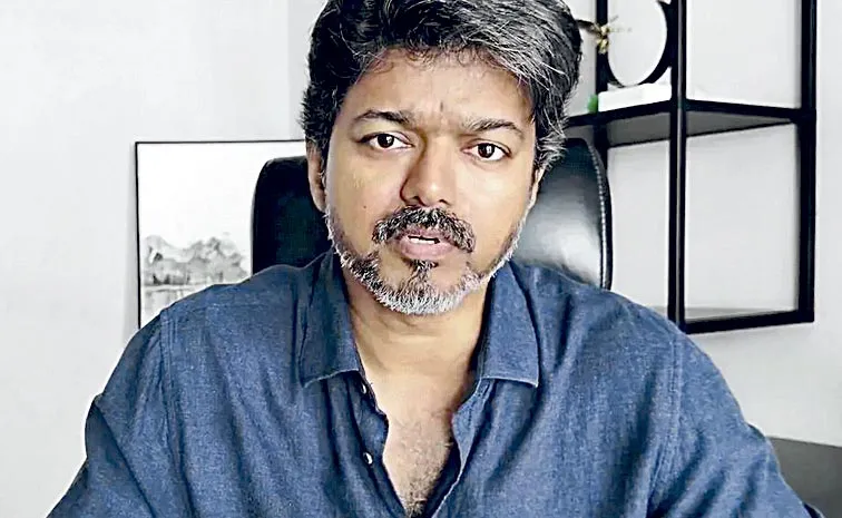 కరూర్ బాధితులకు విజయ్ ఓదార్పు