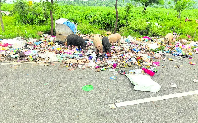 ఎక్కడి పనులక్కడే..