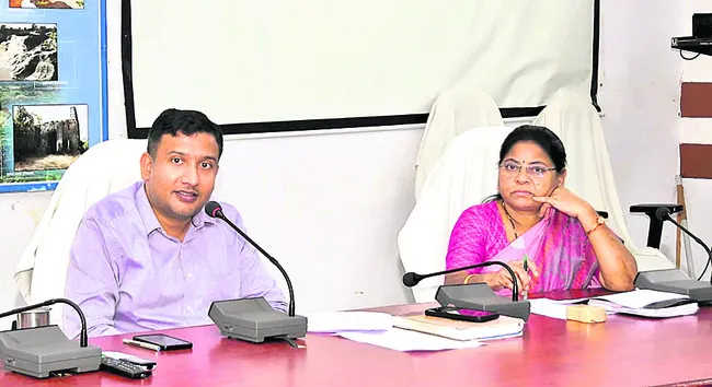 నవజాత శిశు మరణాలు తగ్గించాలి