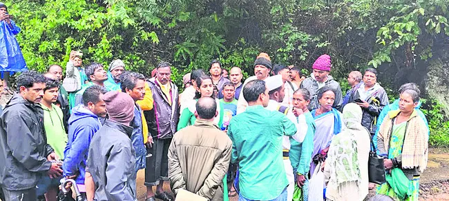 తుపాను ప్రభావిత కుటుంబాలను ఆదుకోండి