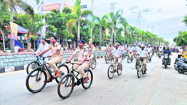 అమరుల త్యాగాలు మరువలేనివి