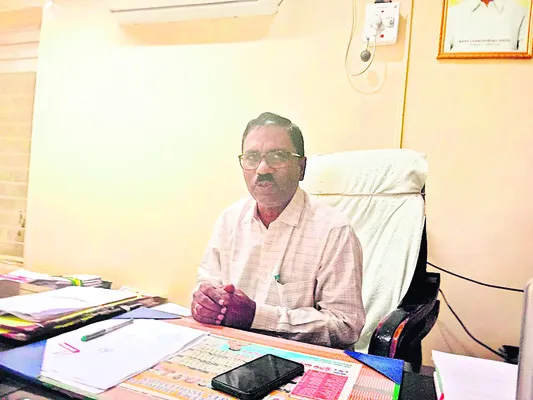 నేడు యథావిధిగా పాఠశాలలు 
