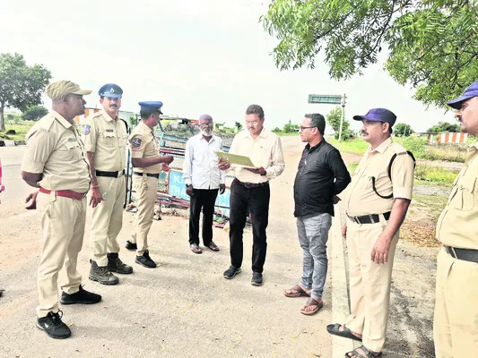 పక్క రాష్ట్రాల నుంచి ధాన్యం రాకుండా చూడాలి