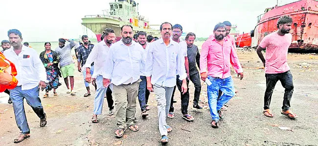 ప్రజలు అప్రమత్తంగా ఉండాలి