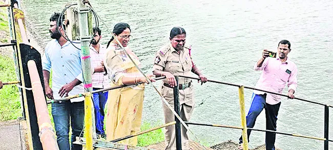 2400 క్యూసెక్కుల తాండవ నీరు విడుదల