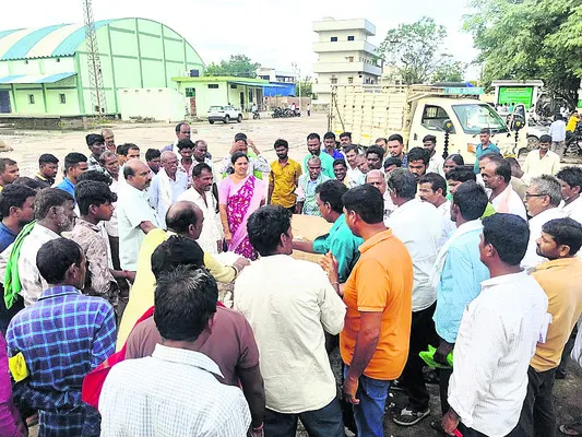 సర్వర్ డౌన్.. కొనుగోళ్లు జాప్యం