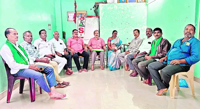 మామిడి రైతు బకాయిలు చెల్లించండి 