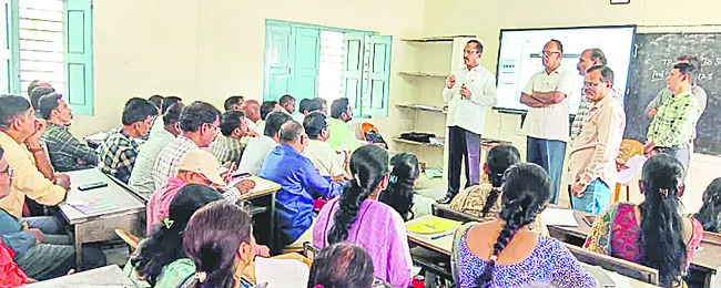 గణితంపై ఆసక్తి కలిగేలా బోధించండి