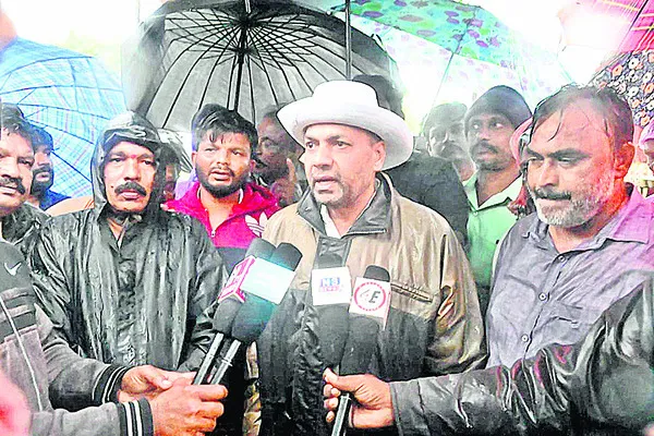 ప్రభుత్వ యంత్రాంగం చిత్తశుద్ధితో పని చేయాలి