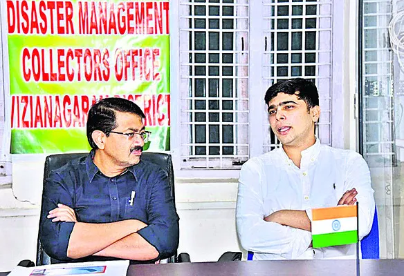 ముంపు ప్రాంతాల ప్రజలను తక్షణమే తరలించాలి