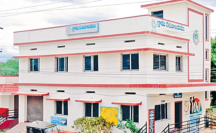 తుపాను సహాయక చర్యల్లో సచివాలయాలే కీలకం