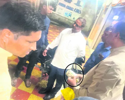 ఏసీబీ వలలో యాదగిరిగుట్ట ఆలయ విద్యుత్ ఈఈ