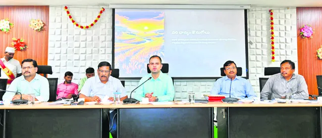 పారదర్శకంగా ధాన్యం కొనుగోలు చేపట్టాలి