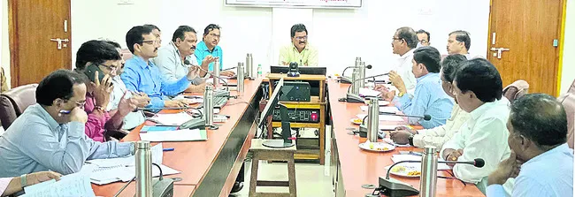 బొగ్గు ఉత్పత్తి లక్ష్య సాధనకు సహకరించాలి