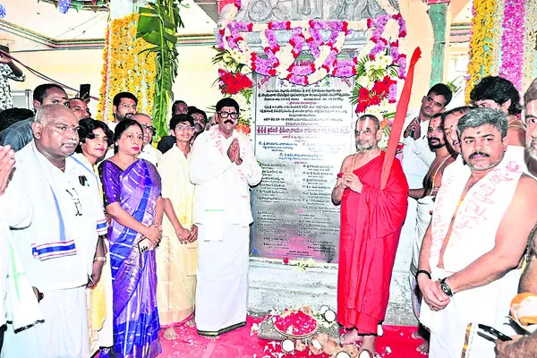 ప్రాచీన చరిత్రకు దేవస్థానాలు దర్పణాలు 