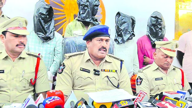 దారి దోపిడీ దొంగల ముఠా అరెస్ట్‌ 