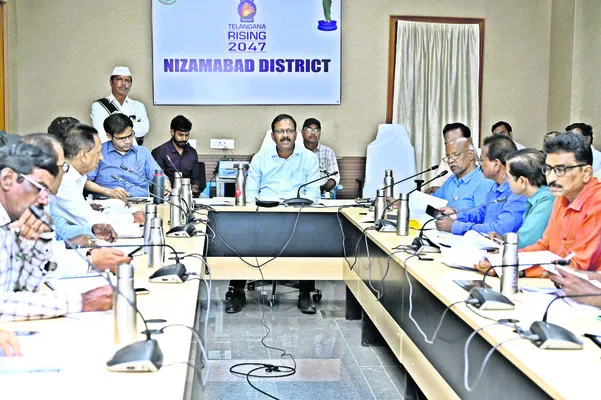 పాఠశాలల్లో మౌలిక సదుపాయాలు కల్పించాలి 