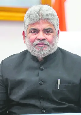 ఆశలు ఆవిరి.. భారీ వర్షాలకు పత్తి పంట పూర్తిగా దెబ్బతింటోంది. పంట చేతికొచ్చే సమయంలో రైతులు నష్టాల పాలవుతున్నారు. 