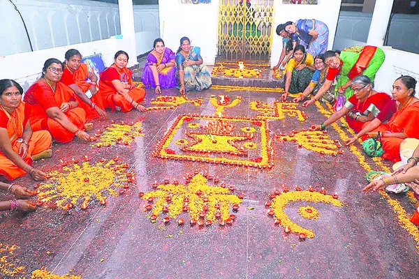 దీపారాధన.. భక్తిభావన