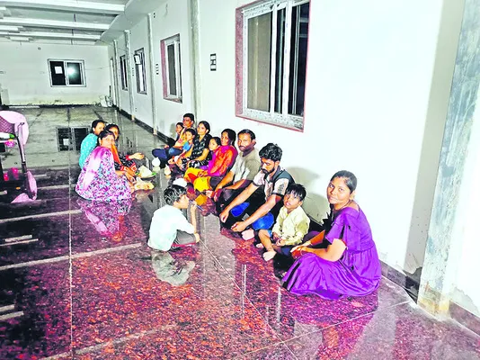 ● జిల్లాలో 83 పునరావాస కేంద్రాల ఏర్పాటు ● విద్యుత్, మౌ