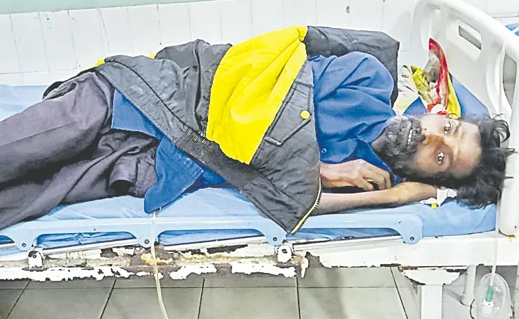 బతికుండగానే.. మార్చురీలో పెట్టేశారు