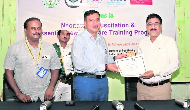 శిశు మరణాలు తగ్గించాలి