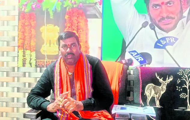 నష్టపోయిన రైతులకు వెంటనే పరిహారం ఇవ్వాలి