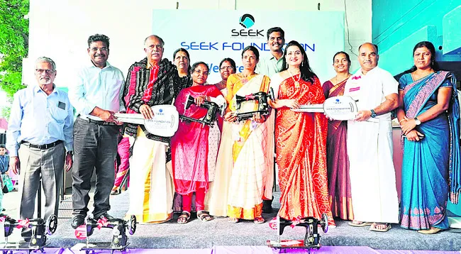 అటవీ గ్రామాల ప్రజలకు ఆపన్న హస్తం