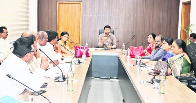 నర్సింగ్ కళాశాల ప్రారంభానికి ఏర్పాట్లు చేయాలి