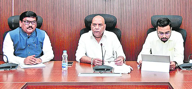 తుఫాన్ నష్టంపై నివేదిక అందజేయాలి